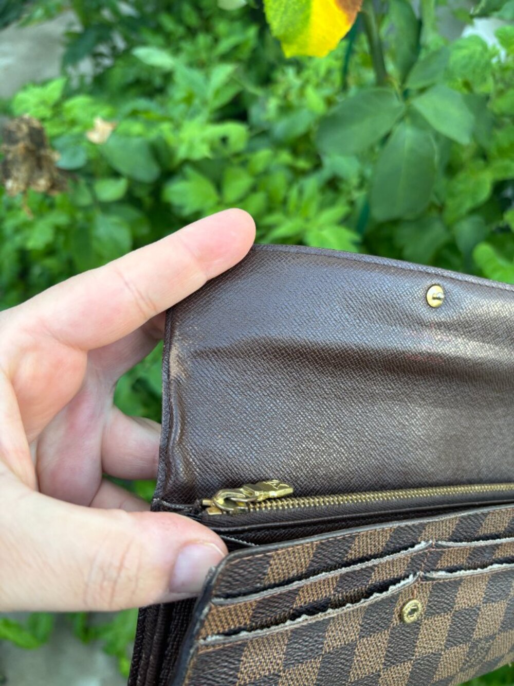 Authentic Louis Vuitton Damier long bifold wallet - Picture 5 of 12
